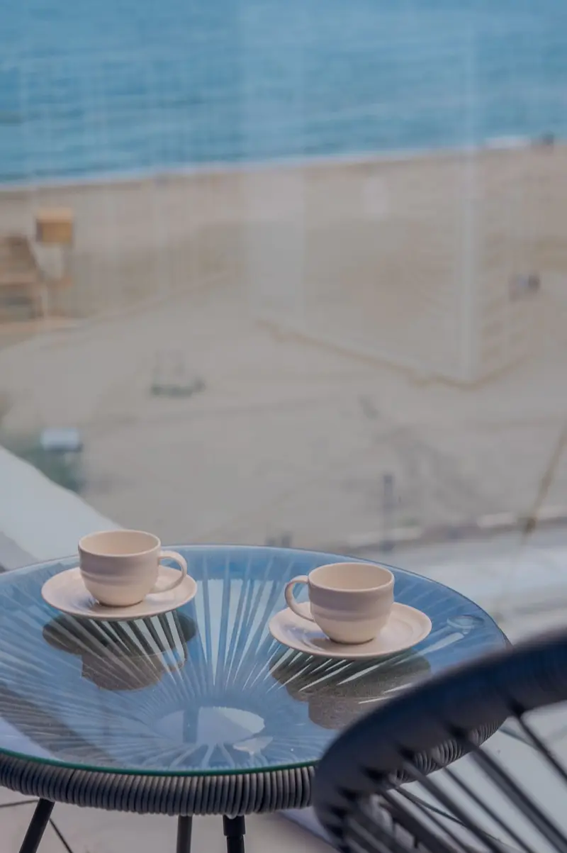 White Titanic Blue sea view Studio parking – 11
