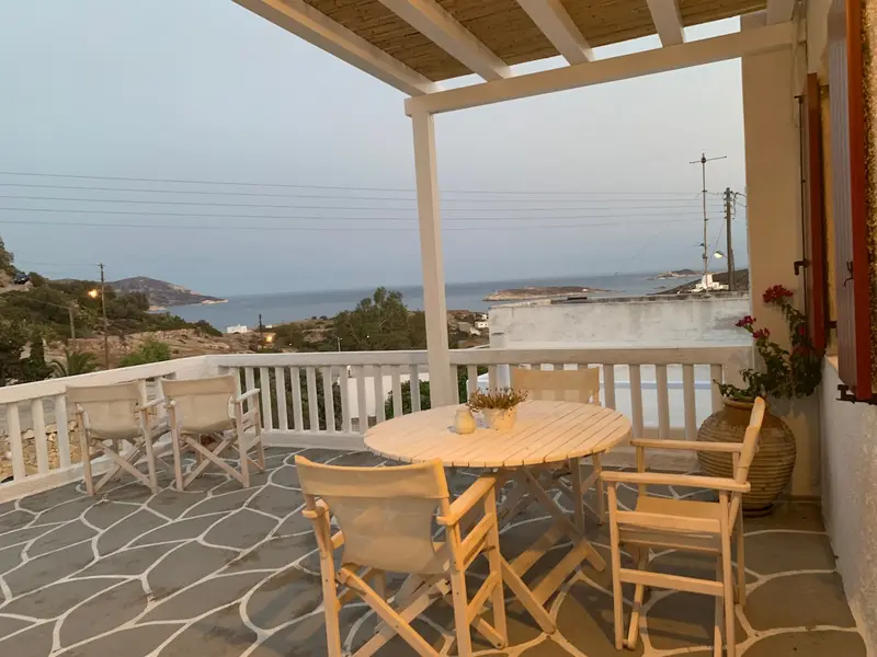 Aqua Vista Κίμωλος - Κυκλαδίτικο Σπίτι με Βεράντα με Θέα στη Θάλασσα στο Χωριό, Chorio