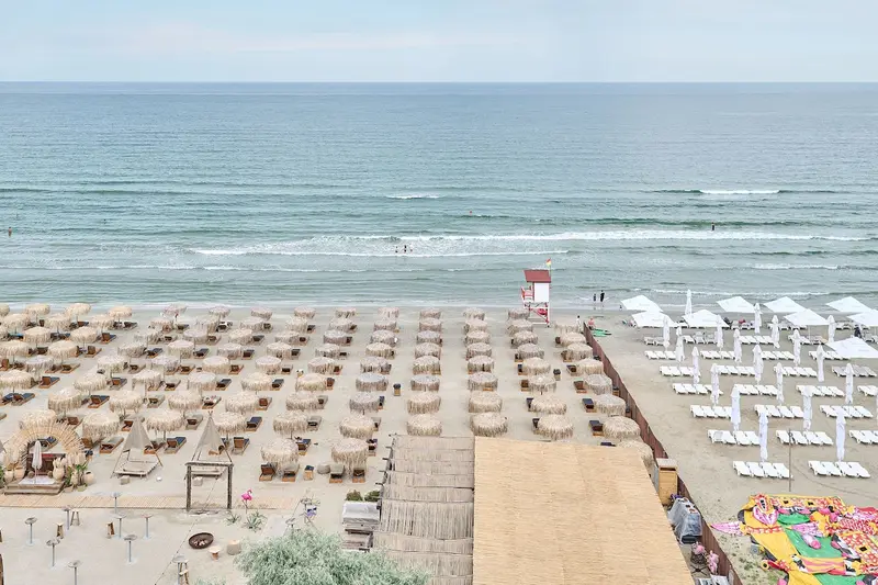 Beach Bliss Apartment in Infinity Beach Resort parking – 63
