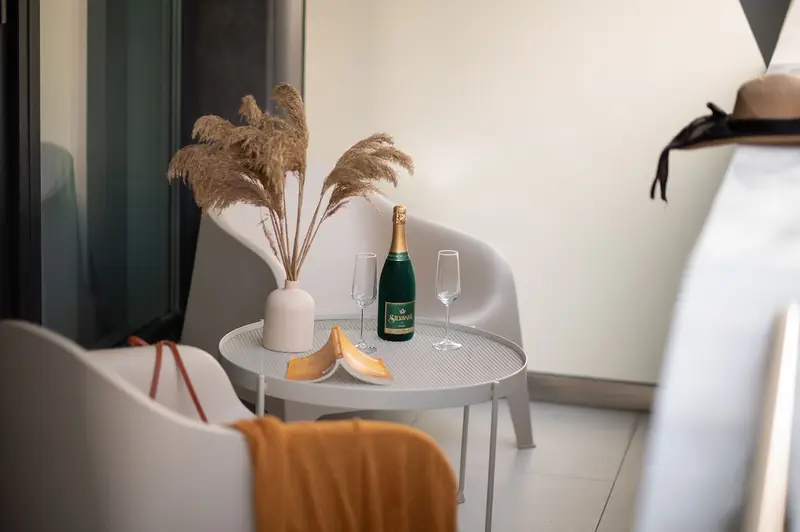 RavSea Luxury Apartment in Odyssey SpaPool-parking – 50