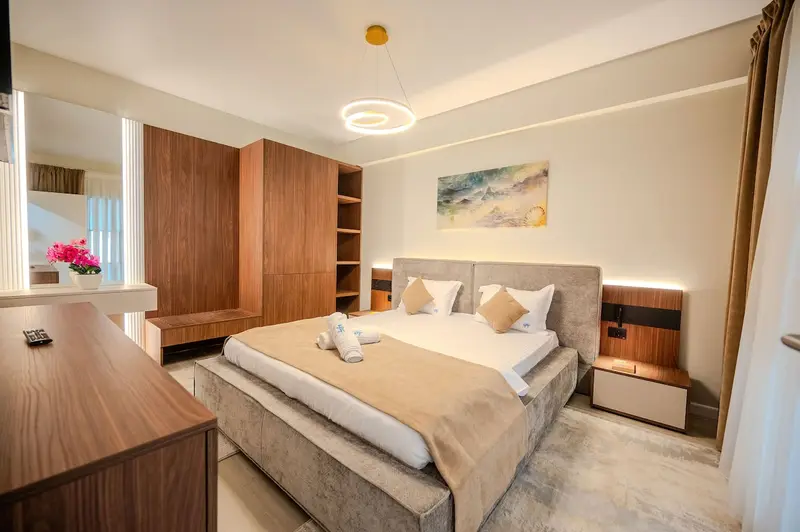 AC-134-Silver Shadow Collection (89 SQM 1BD City View) – 5