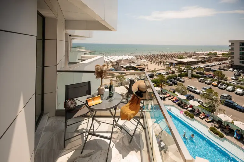 Maddy's Beachfront Apartment in Infinity Pool&Spa, Infinity Resort & SPA