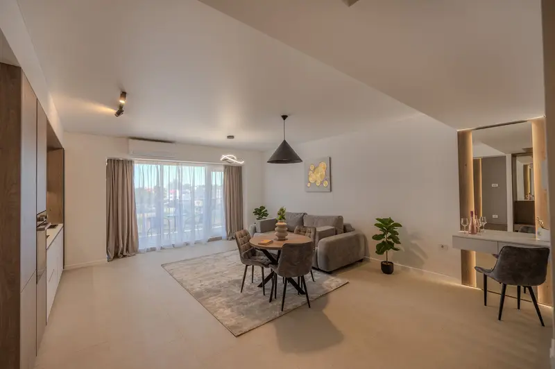 AC-432-Silver Shadow Collection (89 SQM 1BD City View) – 4