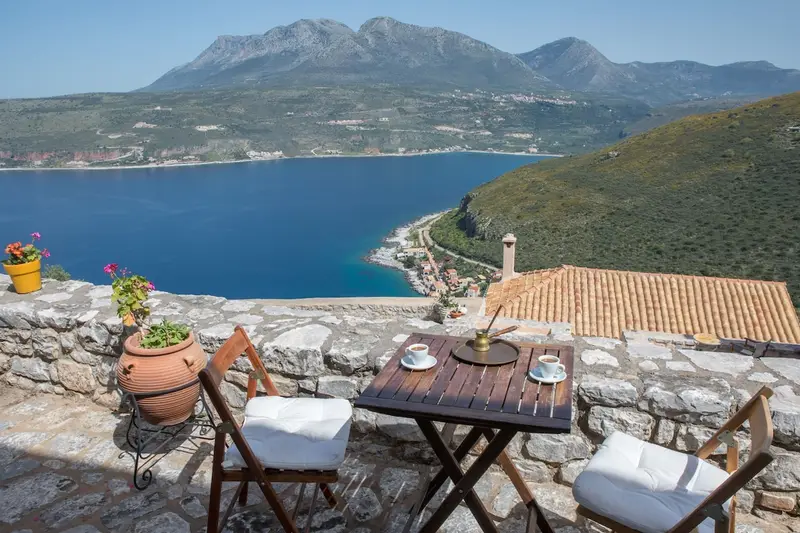Aqua Vista Πελοπόννησος - Πέτρινη Βίλα με Θέα στη Θάλασσα κοντά στο Λιμένι, Limeni