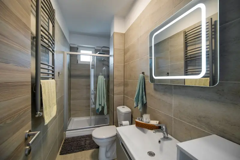 Mamaia Vice SeaView 2 bedroom Spa n Pool Beach resort – 23