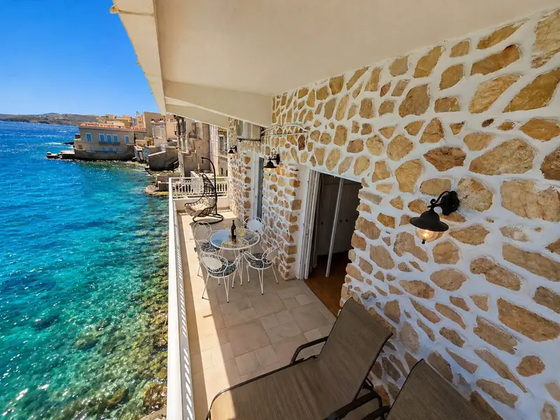 Aqua Vista Σύρος - Παραθαλάσσιο Διαμέρισμα με Ιδιωτικό Υδρομασάζ στα Βαπόρια – 2