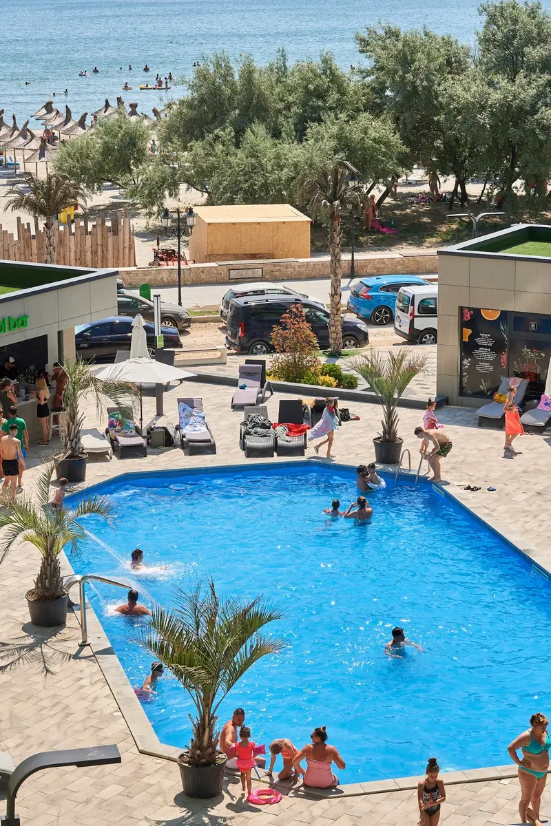 Endless Summer Suites 64 Pools Spa Parking Resort – 50