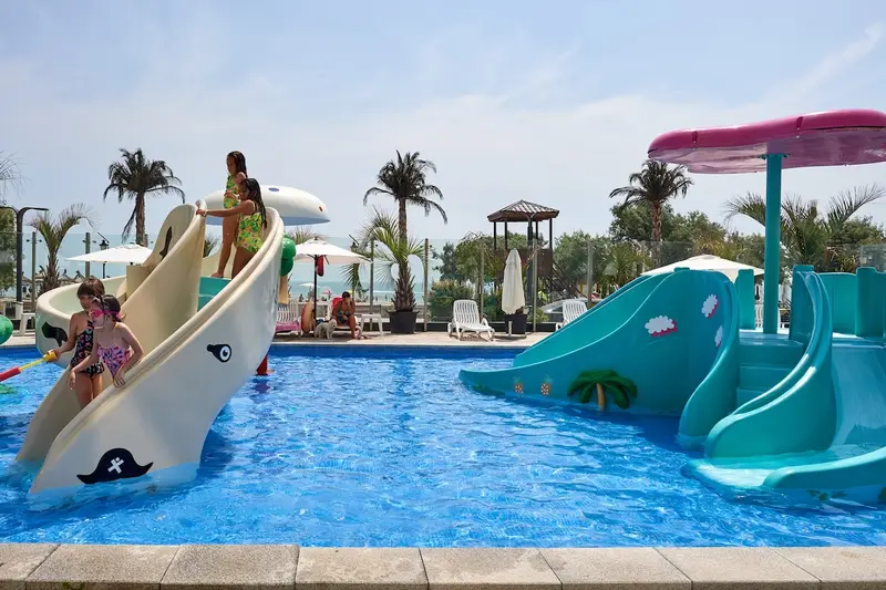 Crazy Sea View 1BR Apartment Spa Pools Resort – 35