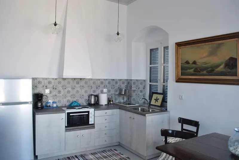 Aqua Vista Σπέτσες - Παραδοσιακό Σπίτι δίπλα στην Παραλία με Ιδιωτική Βεράντα – 12