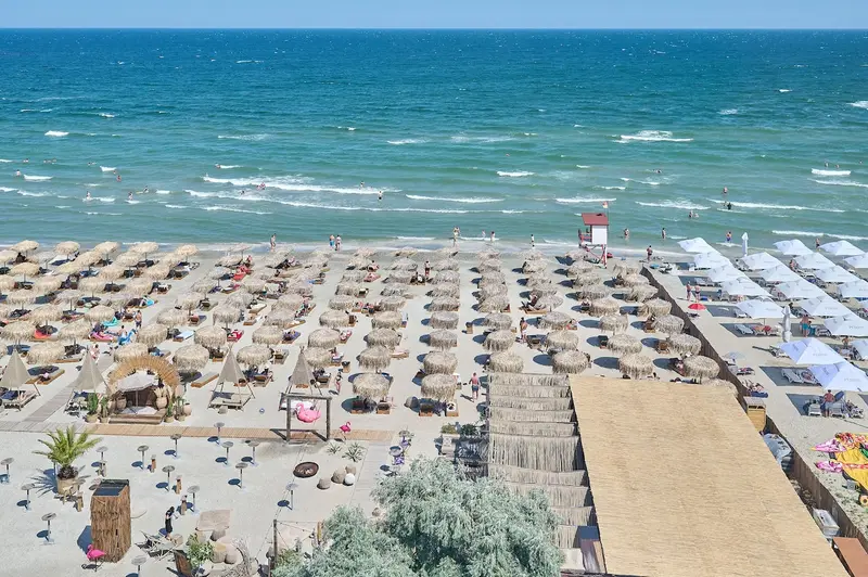 Beach Bliss Apartment in Infinity Beach Resort parking – 33