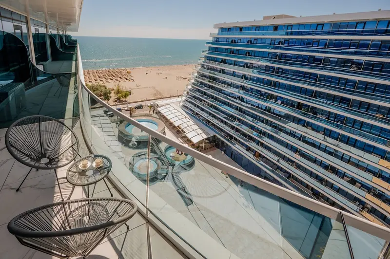White Titanic Blue sea view Studio parking – 16
