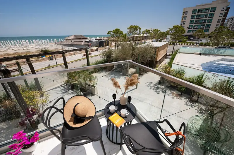 Sea Breeze Chill Out Infinity Spa & Pool-parking – 41