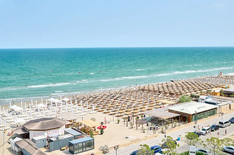 Sea Gem Apartment in Infinity Beach Resort parking – 17