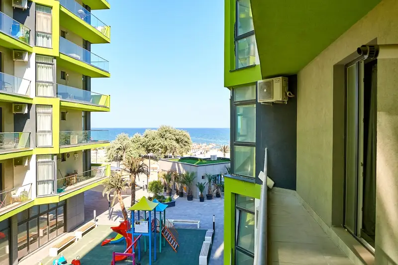 Deluxe Apartment Spa n Pools Beach resort – 18