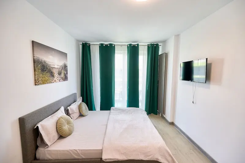 Top Floor Sea View Apartment Spa n Pools – 29