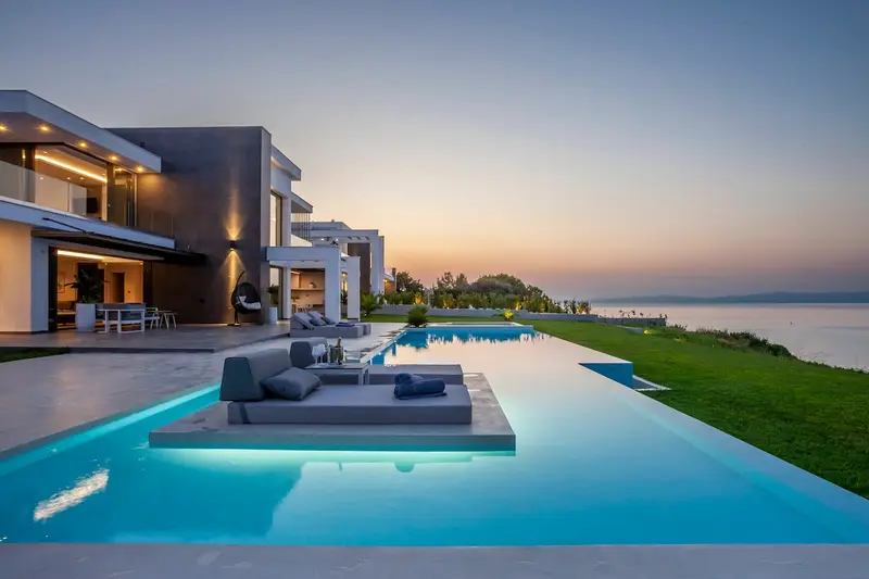 Aqua Vista Κασσάνδρα - Βίλα στην Κορυφή Λόφου με Πισίνα Infinity πάνω από την Παραλία της Χανιώτης, Chanioti