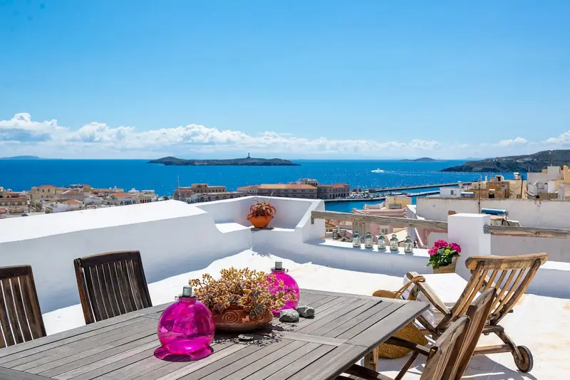Aqua Vista Σύρος - Νεοκλασικό Διαμέρισμα με Θέα στη Θάλασσα στην Ερμούπολη, Ermoupoli
