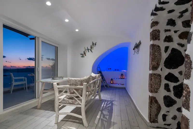 Aqua Vista Σαντορίνη - Υπόσκαφη Σουίτα με Ιδιωτική Εσωτερική Πισίνα κοντά στα Φηρά – 3