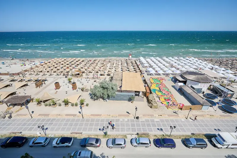 Beach Bliss Apartment in Infinity Beach Resort parking – 60