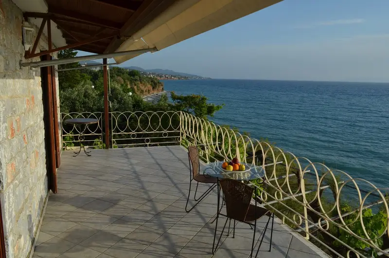 Aqua Vista Πελοπόννησος - Παραθαλάσσια Βίλα με Σκάλα προς την Παραλία κοντά στην Καλαμάτα, Verga