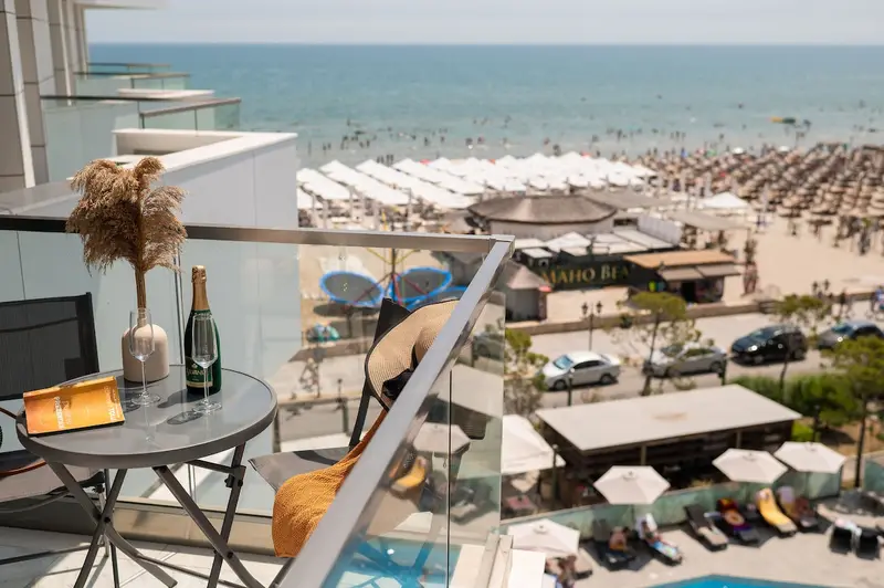 Maddy's Beachfront Apartment in Infinity Pool&Spa – 53