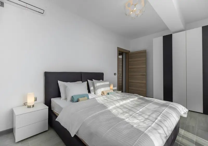 Mamaia Vice SeaView 2 bedroom Spa n Pool Beach resort – 16