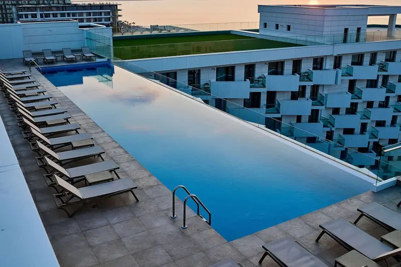 Maddy's Beachfront Apartment in Infinity Pool&Spa – 67