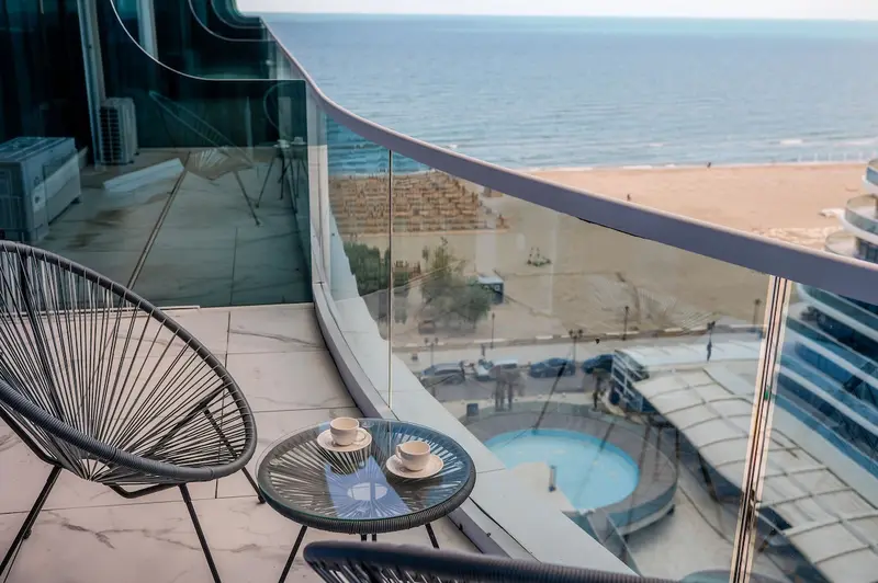 White Titanic Blue sea view Studio parking, White Titanic Mamaia