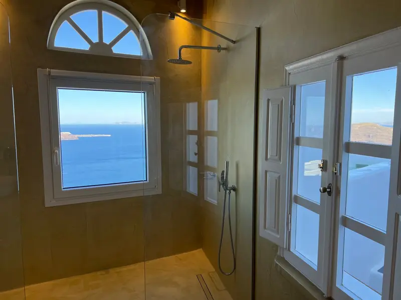 Aqua Vista Σαντορίνη - Σουίτα στο Ημεροβίγλι με Τζακούζι με Θέα στην Καλντέρα – 8