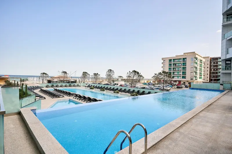 Emerald Gems Apartment in Infinity Beach Resort – 25