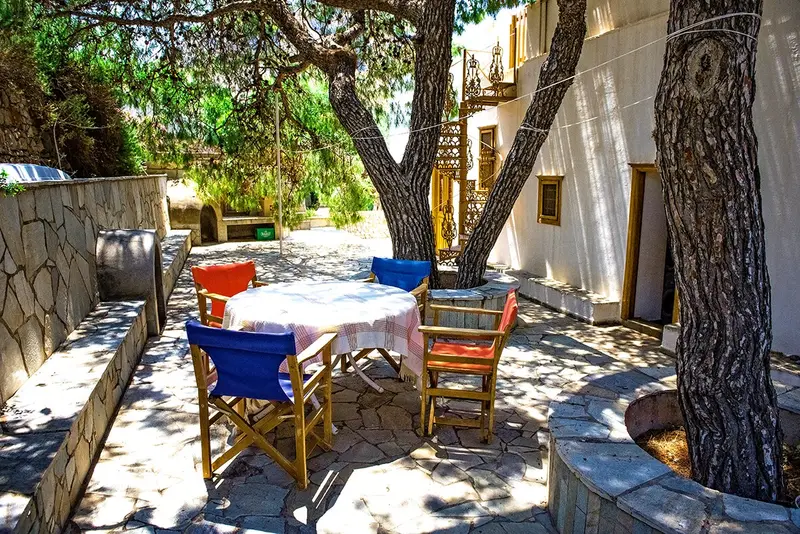 Aqua Vista Ύδρα - Παραθαλάσσιο Σπίτι με Κήπο στη Σκιά των Πεύκων στις Πλάκες – 3