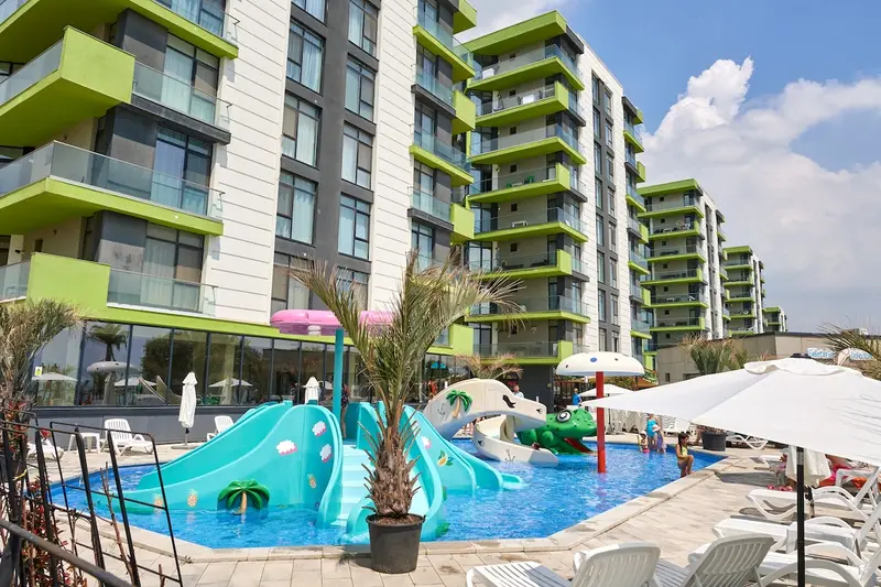 Carla Breeze Apartment Spa and Pools Beach Resort – 11