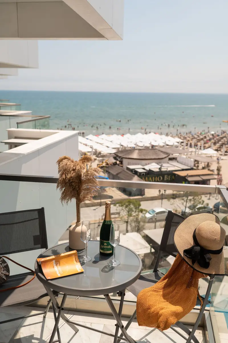 Maddy's Beachfront Apartment in Infinity Pool&Spa – 52