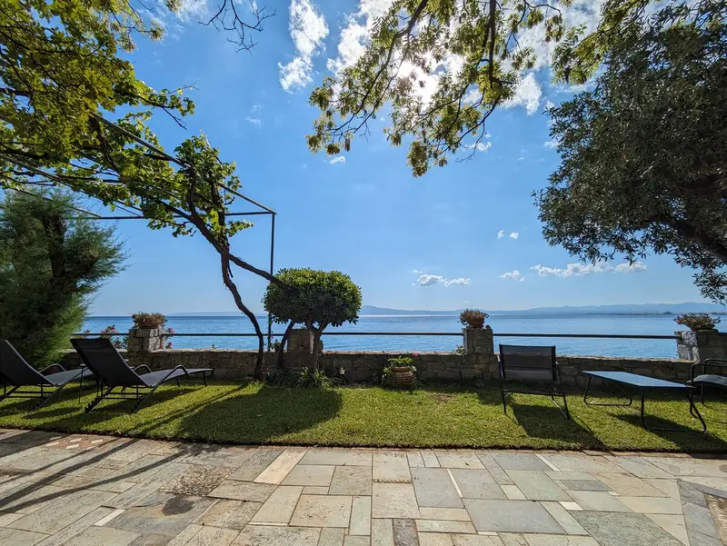 Aqua Vista Πελοπόννησος - Παραθαλάσσια Βίλα με Σκάλα προς την Παραλία κοντά στην Καλαμάτα – 6