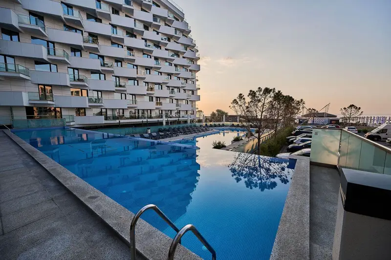 Retro Apartment in Infinity Beach Resort – 4