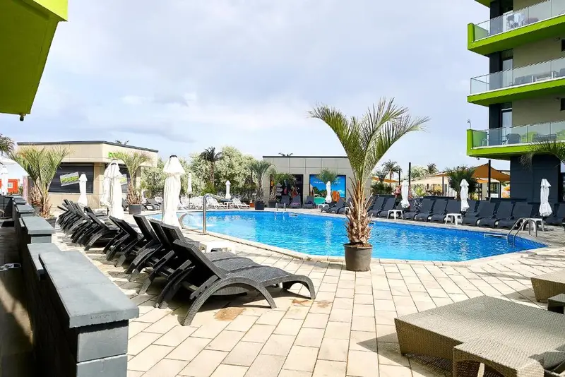 Bamboo sea view apartment - Spa Pools Resort and Parking, Alezzi Beach Resort