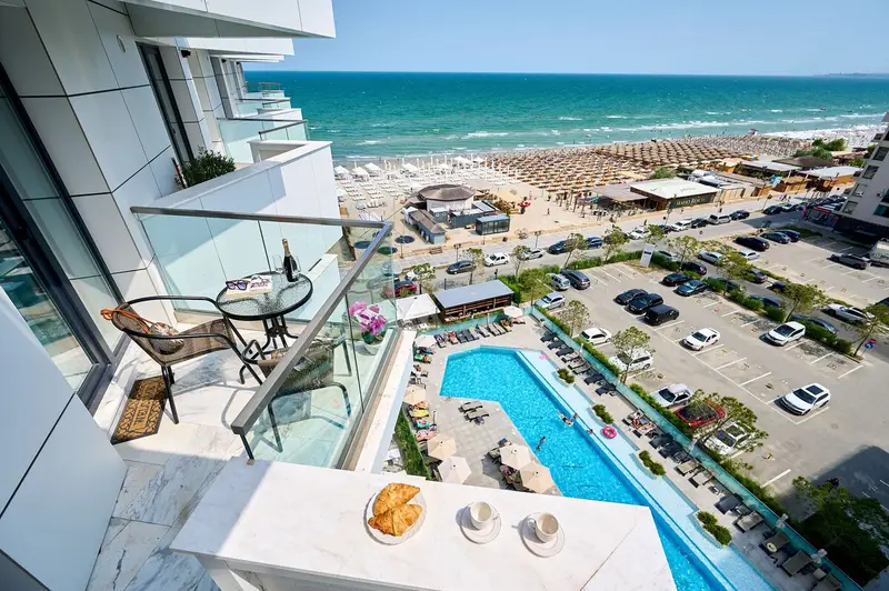 Sea Gem Apartment in Infinity Beach Resort parking – 7