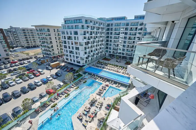 Beach Bliss Apartment in Infinity Beach Resort parking – 62