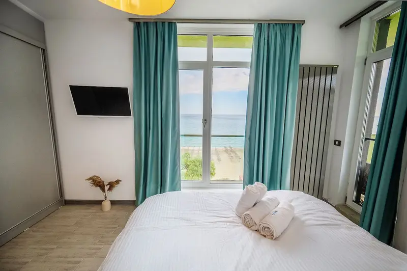 Summer Waves Apartment Alezzi Pool&Spa-parking – 16