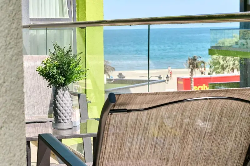 Blue Bamboo Apartment Spa Pools Resort and Parking, Alezzi Beach Resort