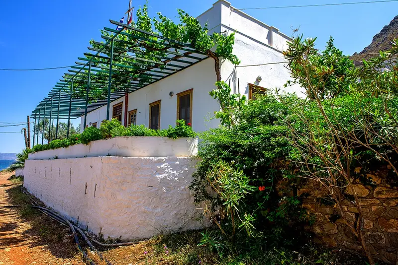 Aqua Vista Ύδρα - Παραθαλάσσιο Σπίτι με Κήπο στη Σκιά των Πεύκων στις Πλάκες – 4