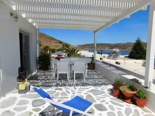 Aqua Vista Αμοργός - Πέτρινο Σπίτι με Βεράντα με Θέα στη Θάλασσα στα Κατάπολα, Katapola