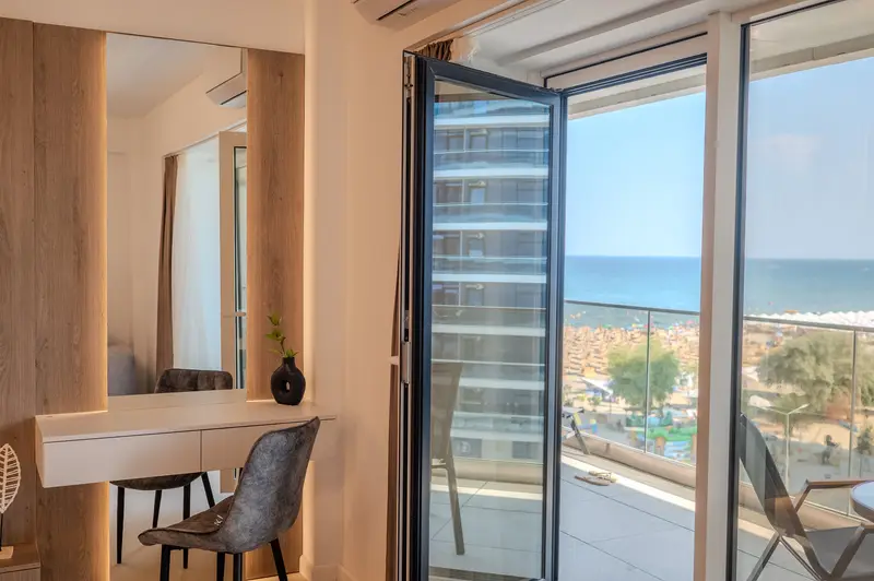 AC-420-DropTail Collection (93 SQM 1BD Front Sea View) – 3