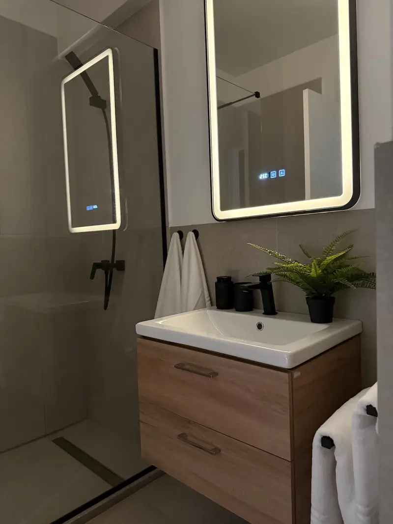 Retreat84 Apartment in Odyssey Spa Pools Parking – 19