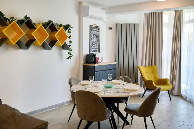 Top Floor Sea View Apartment Spa n Pools – 28