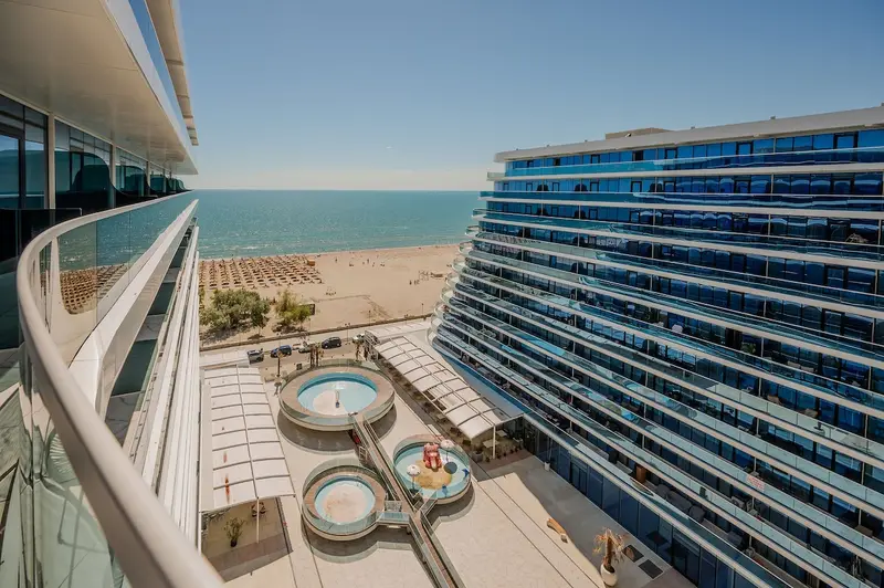 White Titanic Blue sea view Studio parking – 17