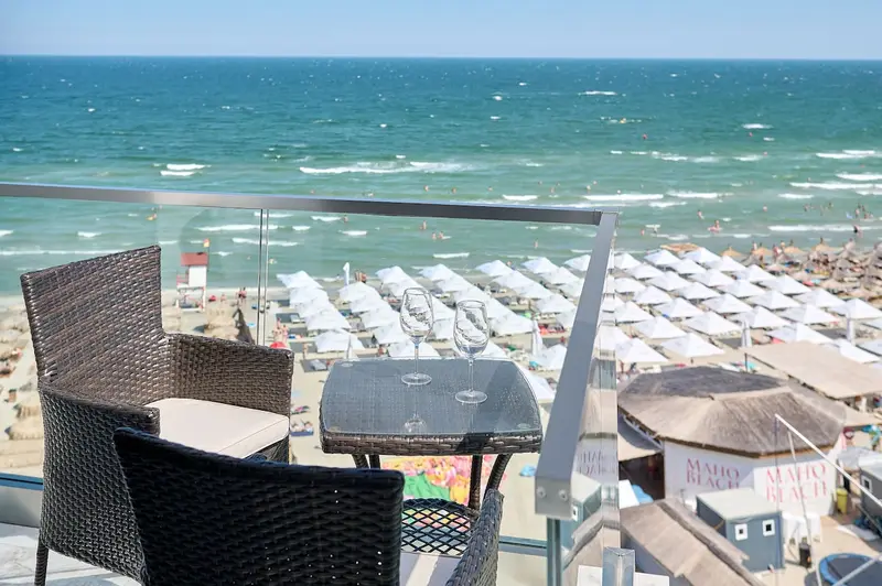 Beach Bliss Apartment in Infinity Beach Resort parking – 40