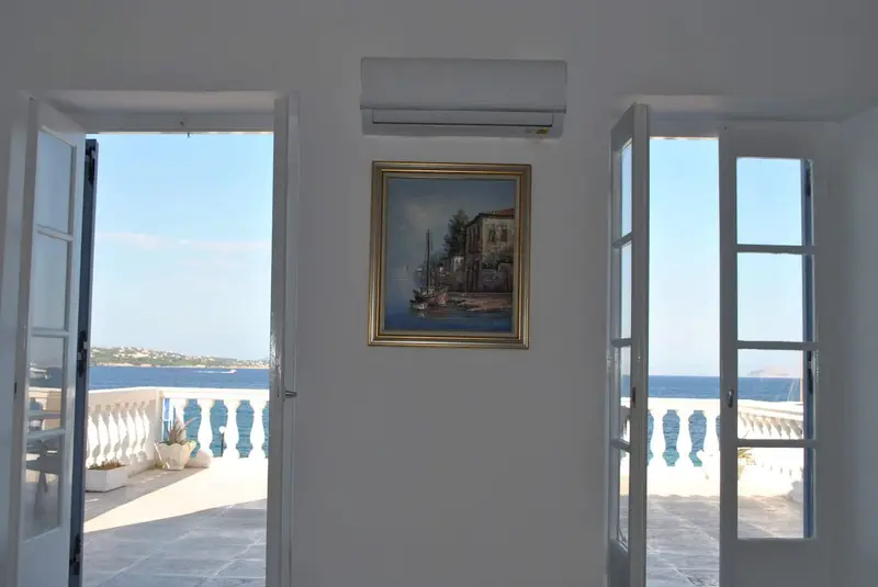 Aqua Vista Σπέτσες - Παραδοσιακό Σπίτι δίπλα στην Παραλία με Ιδιωτική Βεράντα – 5