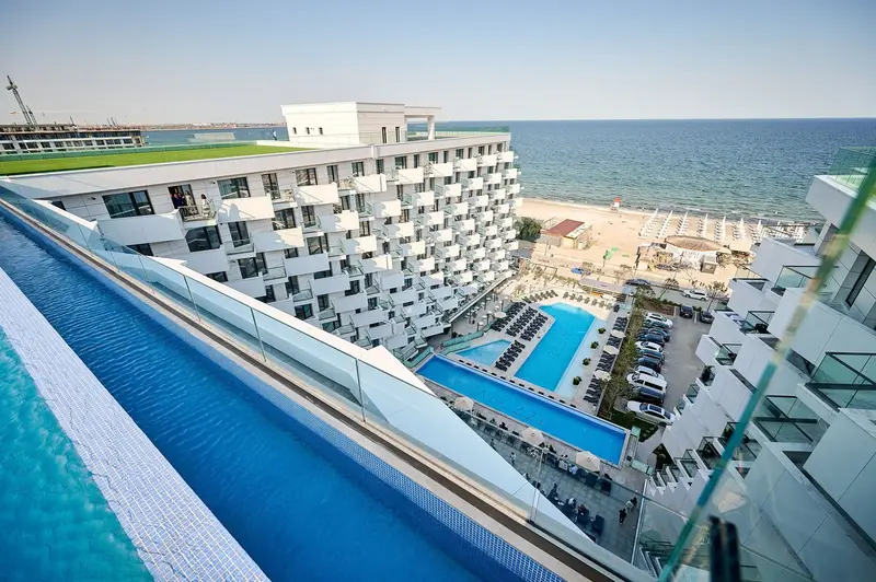 Sealand Apartment Infinity Pool Spa Resort-parking – 4